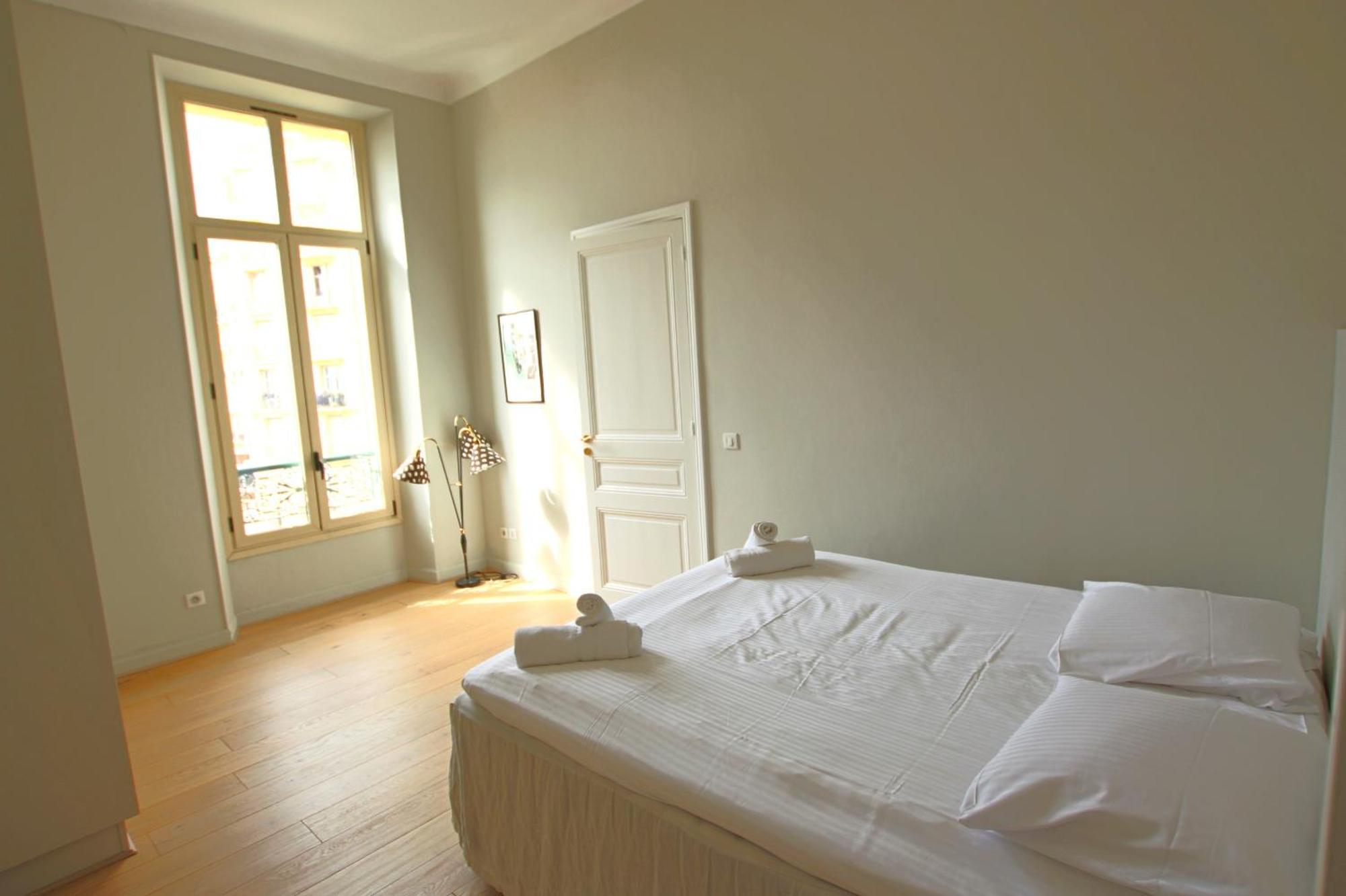Four Bedrooms/sea View Apartment *